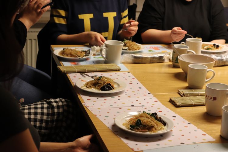 잡채 만든 후 시식k.jpg