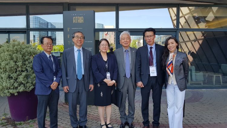 이상덕 재외동초청장과 이장석 협의회장k.jpg