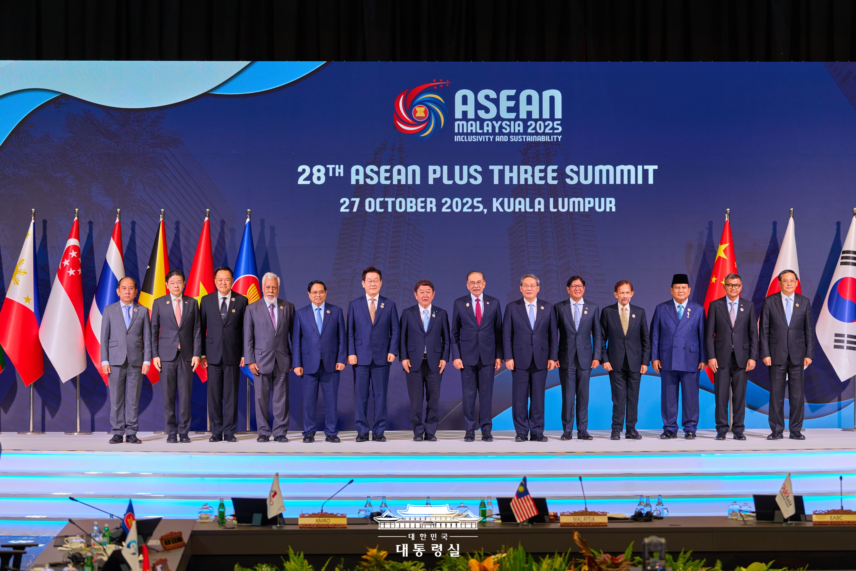 1403-정치 1 사진 2.jpg