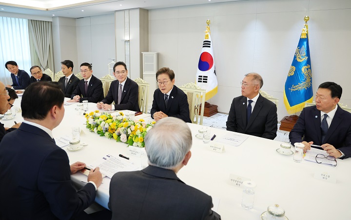 1390-정치 1 사진.jpg
