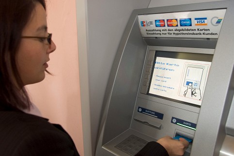 Geldautomat-picture-alliance.jpg