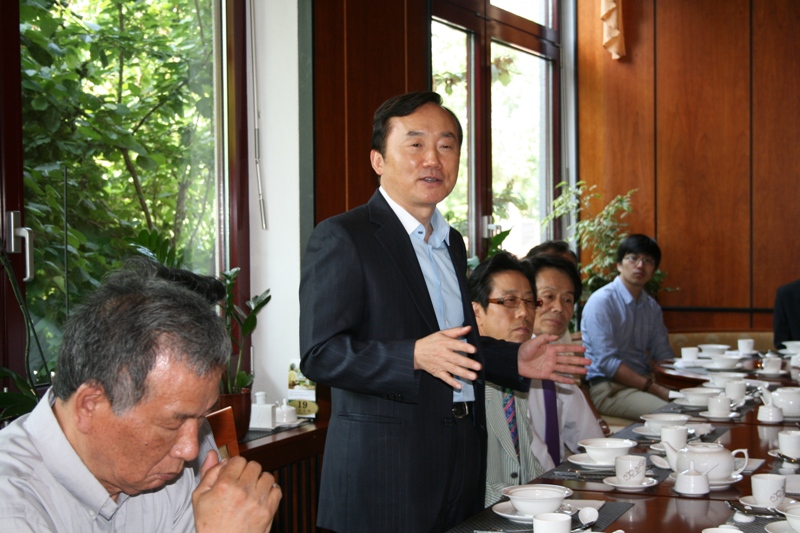 2011.6.30 Bonn Botschaft 018 Kim.jpg