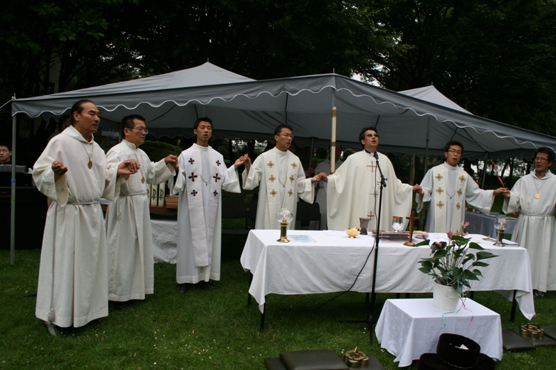 2011.6.23, 26 Kirche 079 Hand P.jpg