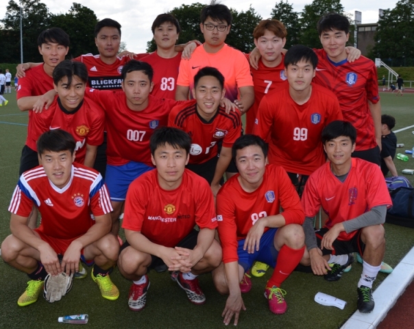 14 축구 1위-아헨한인회팀-.JPG