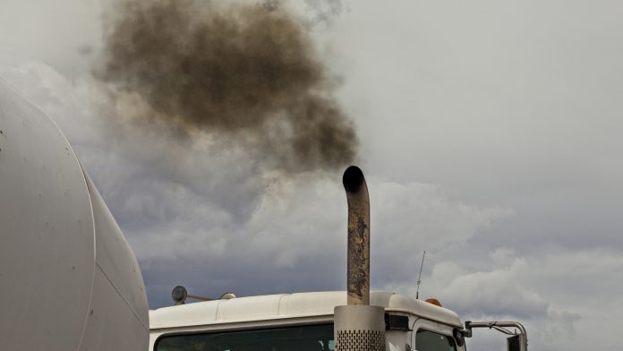 6. EU - 새로운 EU 규칙에 따른 트럭의 CO2 배출량(사진).jpg