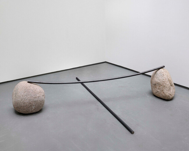 3Lee Ufan,Relatum - counterpoint, 2004.jpg