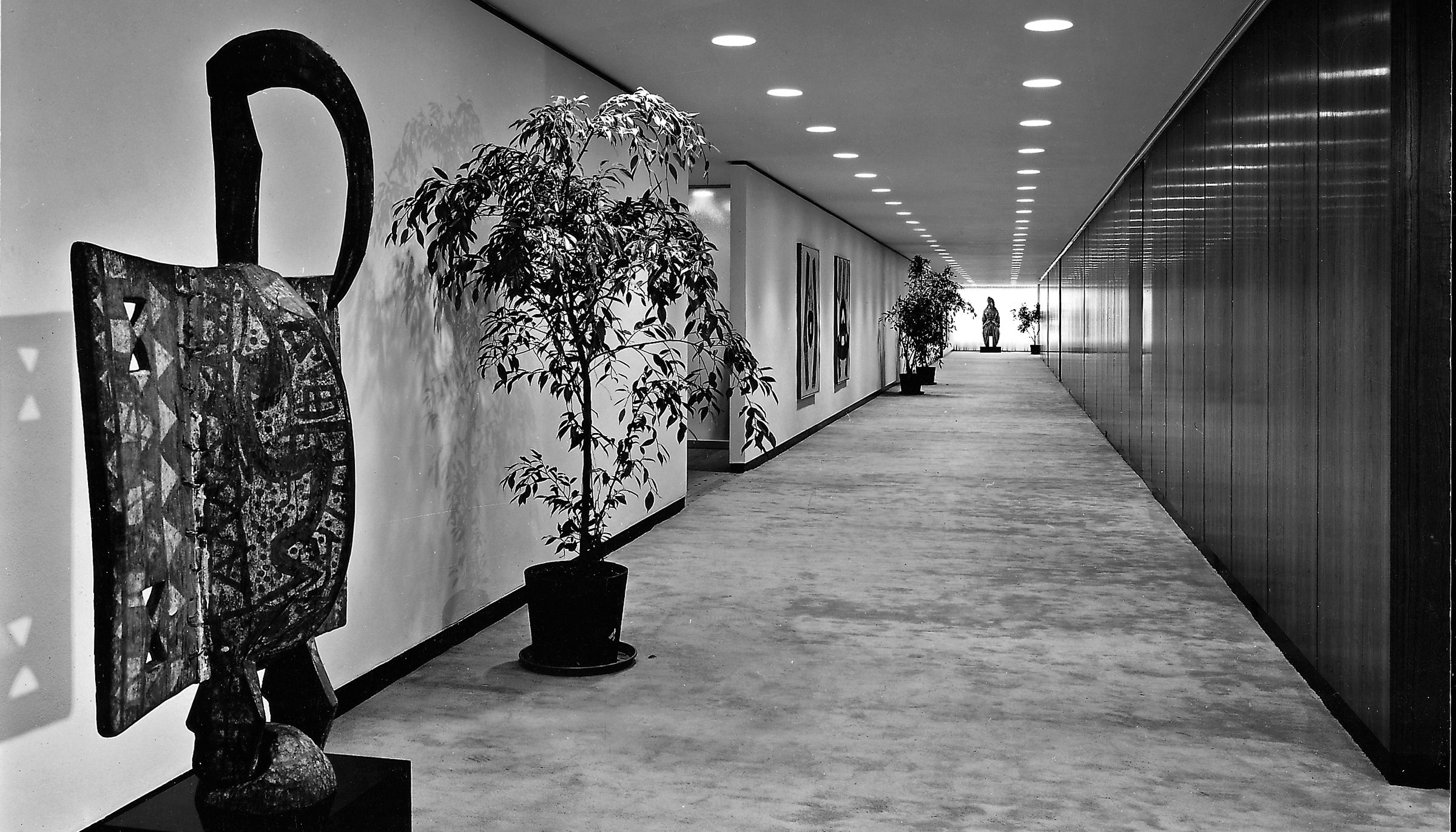 미술품이 전시되어 있는 체이스 맨하튼 은행 내부 전경 (photo by Alexandre georges).jpg