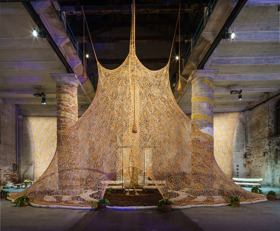 Um Sagrado Lugar (A Sacred Place), Ernesto Neto, 2017.jpg