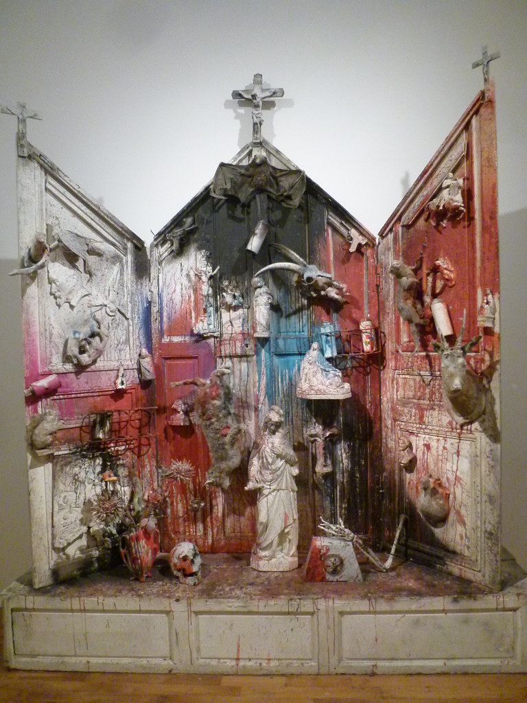 니키 드 생팔, Altar of a dead cat (Autel du chat mort), 1962.jpg