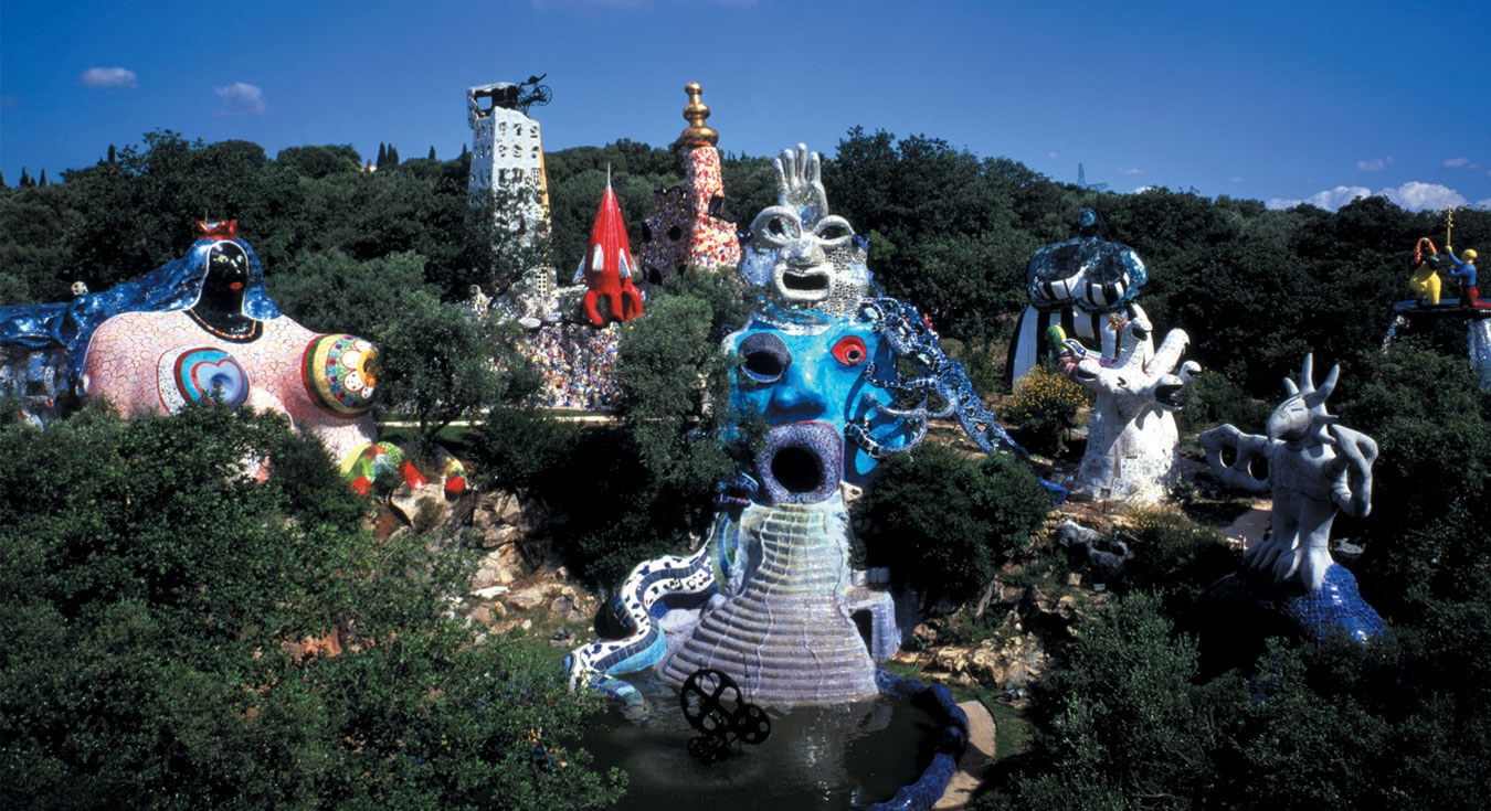 Niki de Saint Phalle의 The Tarot Garden 1.jpg