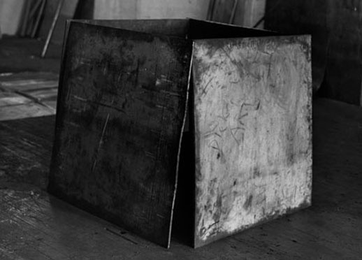 Richard Serra, One Ton Prop (House of Cards), 1969.jpg