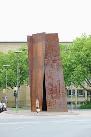 Richard Serra, Terminal, documenta VI, 1977.jpeg