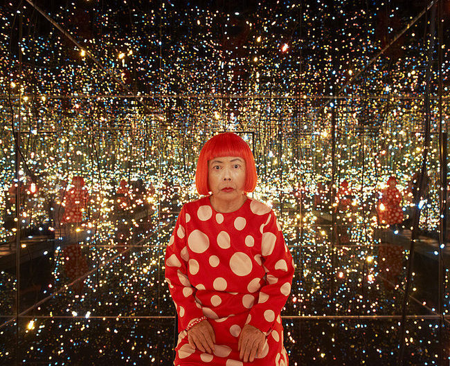 3Kusama’s Fireflies on the Water (2002)-뉴욕 휘트니 미술관.jpg