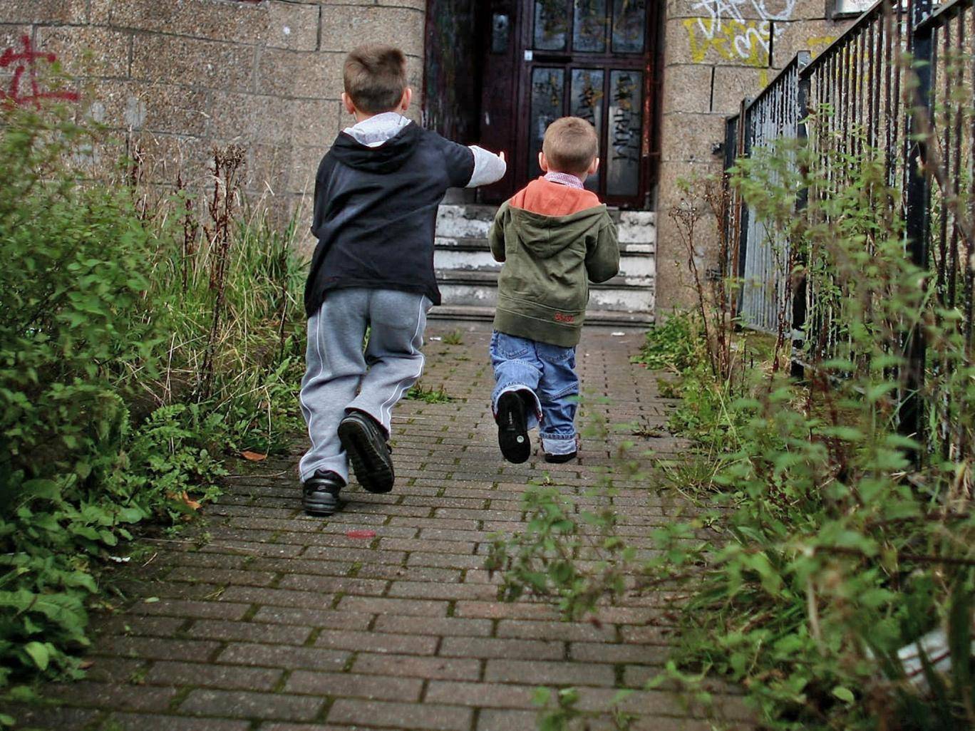 영국2-한 부모 가정의 아이들 30%가 빈곤 인디펜던트지.jpg