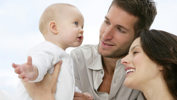 parents-with-baby-10848021zlfga_1713.jpg