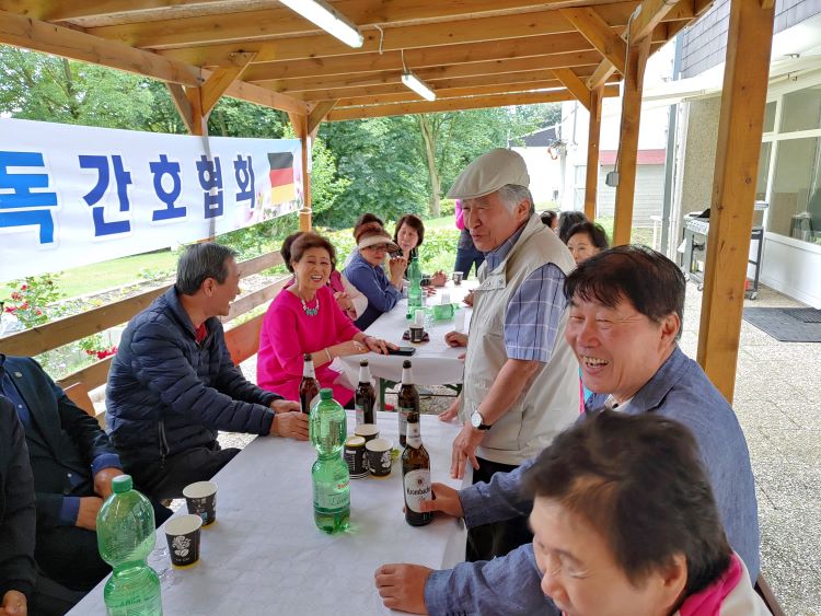 2 김철수 글뤽아우프수석부회장.jpg