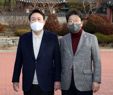 1292-정치 2 사진.png