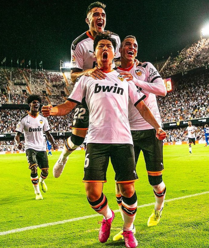 1408-연예 3 사진 2.png