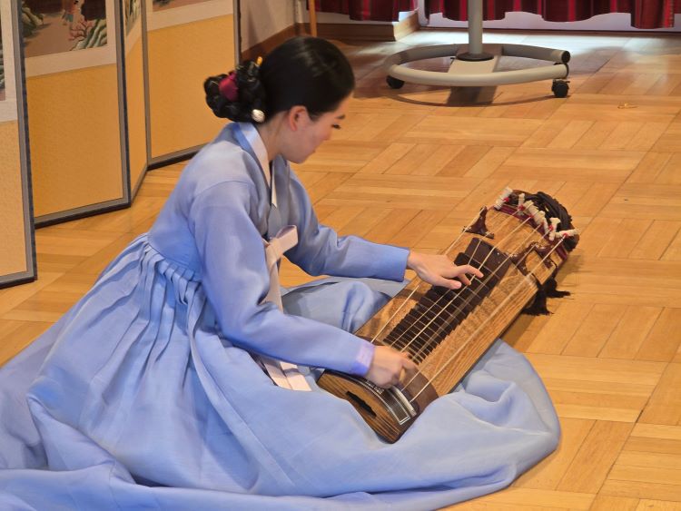 거문구 연주 정송미k.jpg