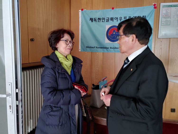 증손자 임진과 성규환 회장.JPG